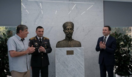 თავდაცვის სამინისტროს შექმნის დღესთან დაკავშირებით უწყებაში განახლებული ფოიე გაიხსნა