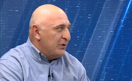 "გუბოზამ ბოლოს წინა გაბოზებისას ბურჯანაძის პარტიას რომ მიუერთდა, თავის ეს "ისტორიული ტრანსფერი" შემდეგი სიტყვებით ახსნა..."