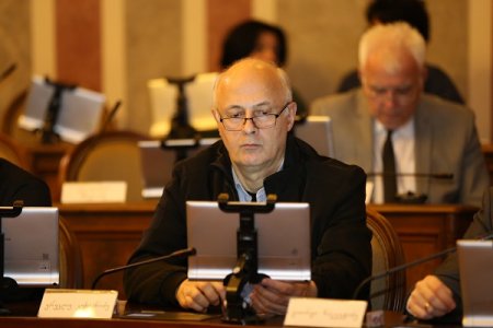 "ან მთელი ოჯახი იდიოტები ხართ, ან პროვოკატორები, თქვენი დედაც“ - ერეკლე კუხიანიძე - ექიმ ვაჟა გაფრინდაშვილის ოჯახს