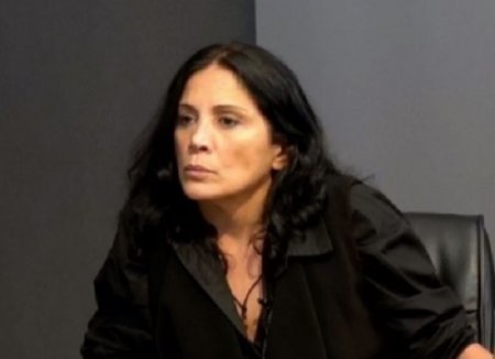 „იქით პრეზიდენტმა მიატოვა ელჩები და გორში ფორთხავდა, აქეთ ამან დანა-ჩანგალიო, მაშინდელმა რუსთავი 2-მა მტერს უკარნახა, რეზერვისტები გორის სკოლაში დგანანო და ბიჭები დააბომბინეს“