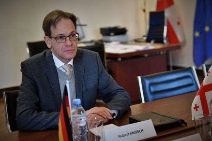 "გერმანია საქართველოში არჩევნებისთვის 37 დამკვირვებელს გამოაგზავნის"- ჰუბერტ ქნირში