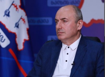 საკრებულოში მხატვარ შალვა ძნელაძის 130 წლის იუბილისადმი მიძღვნილი გამოფენა გაიმართა