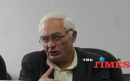 "გვაქვს თუ არა კრიზისი ქვეყანაში? კონსტიტუციის მიხედვით - არა, რადგან არც მთავრობას დაუკარგავს პარლამენტის ნდობა და არც საპარლამენტო უმრავლესობა არ დაშლილა"