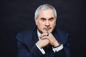 ვალერი მელაძე შოუბიზნესიდან მიდის და ყოფილ პროფესიას უბრუნდება - რას წერს მომღერალი "ინსტაგრამზე"?