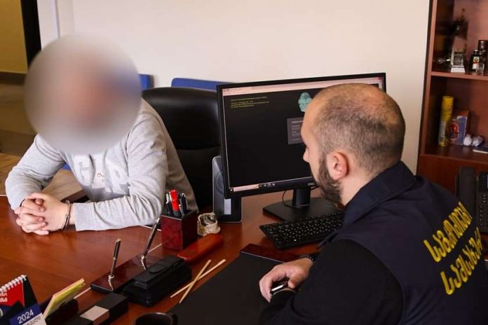 დააკავეს