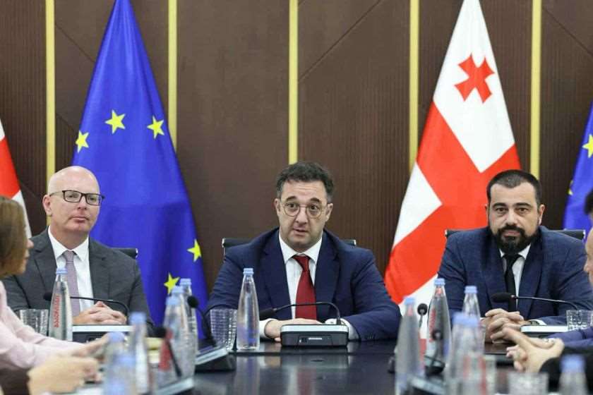 მოადგილეე